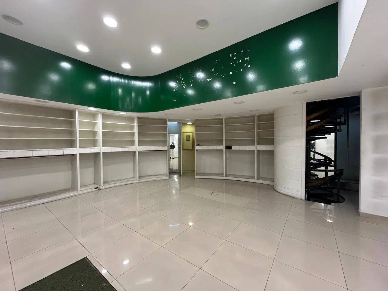 Local Comercial en Alquiler en Centro 8