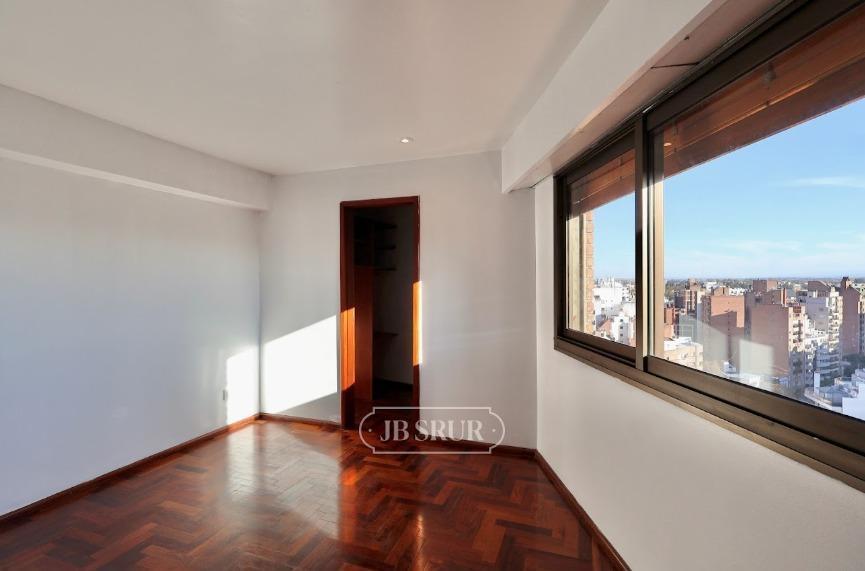 Foto de Departamento en Venta de 3 dormitorios con balcón y cochera en Nueva, imagen 4