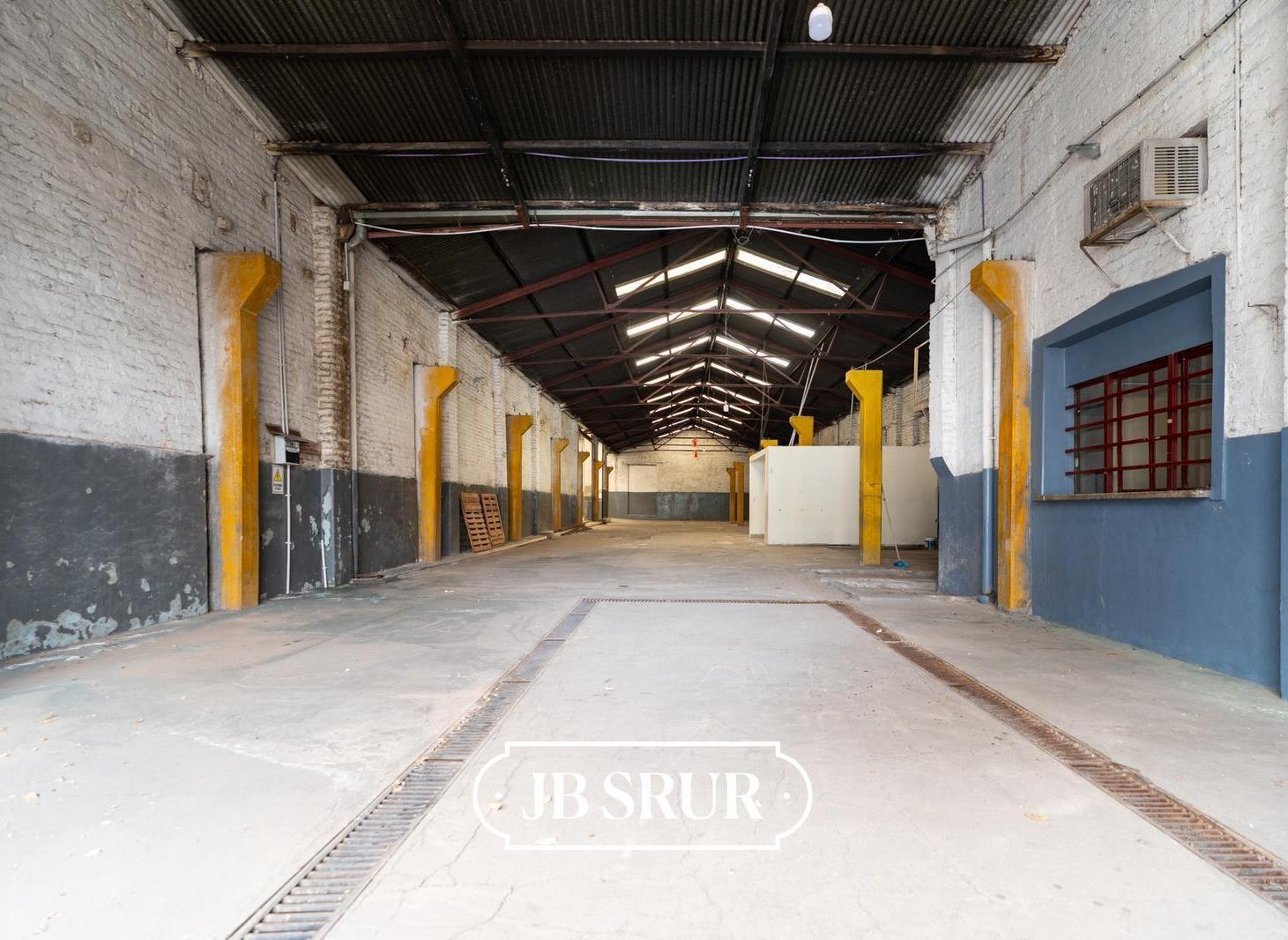 Foto de Galpón y Oficinas en venta sobre Av. Jerónimo Luis de Cabrera B° Alta Córdoba, imagen 1