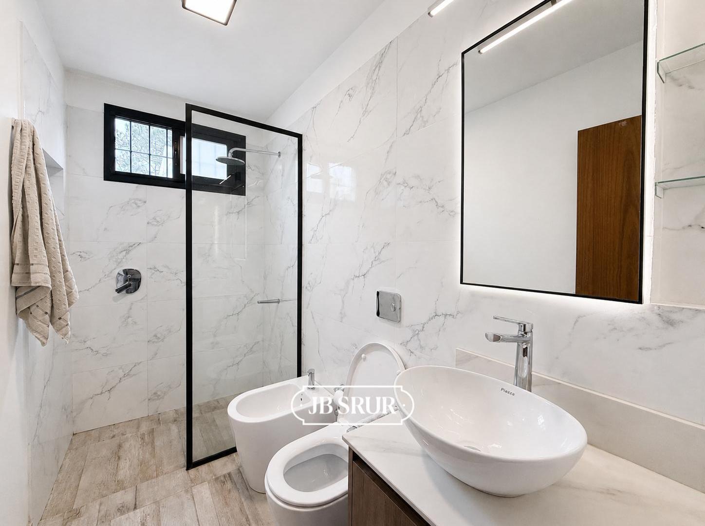 Foto de Casa 3 Dormitorios en Argüello - Cochera, Asador y Patio - Apta Crédito, imagen 4