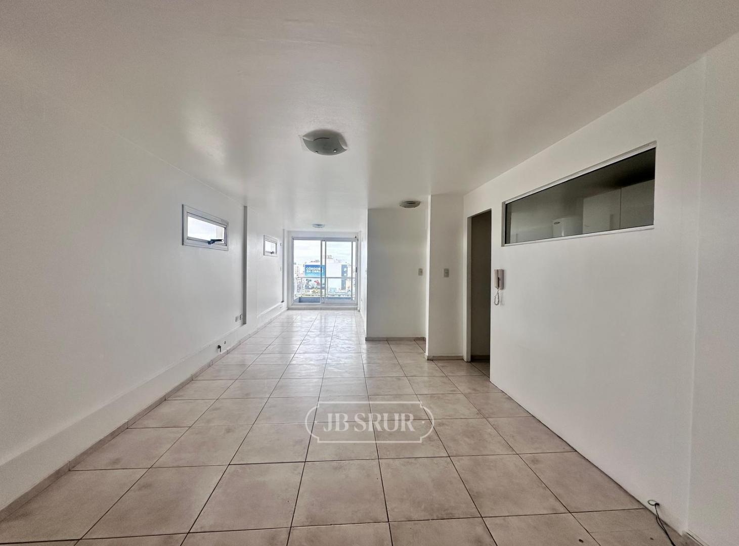 Foto de Departamento de 3 dormitorios en venta | Frente a Plaza Jerónimo del, imagen 2