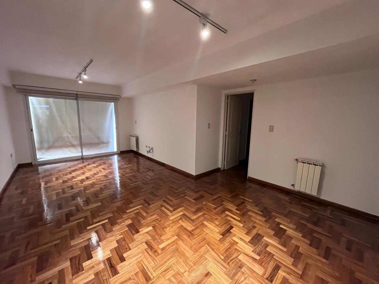 Foto de Departamento en alquiler 2 dormitorios con cochera gran balcon en Torre, imagen 3