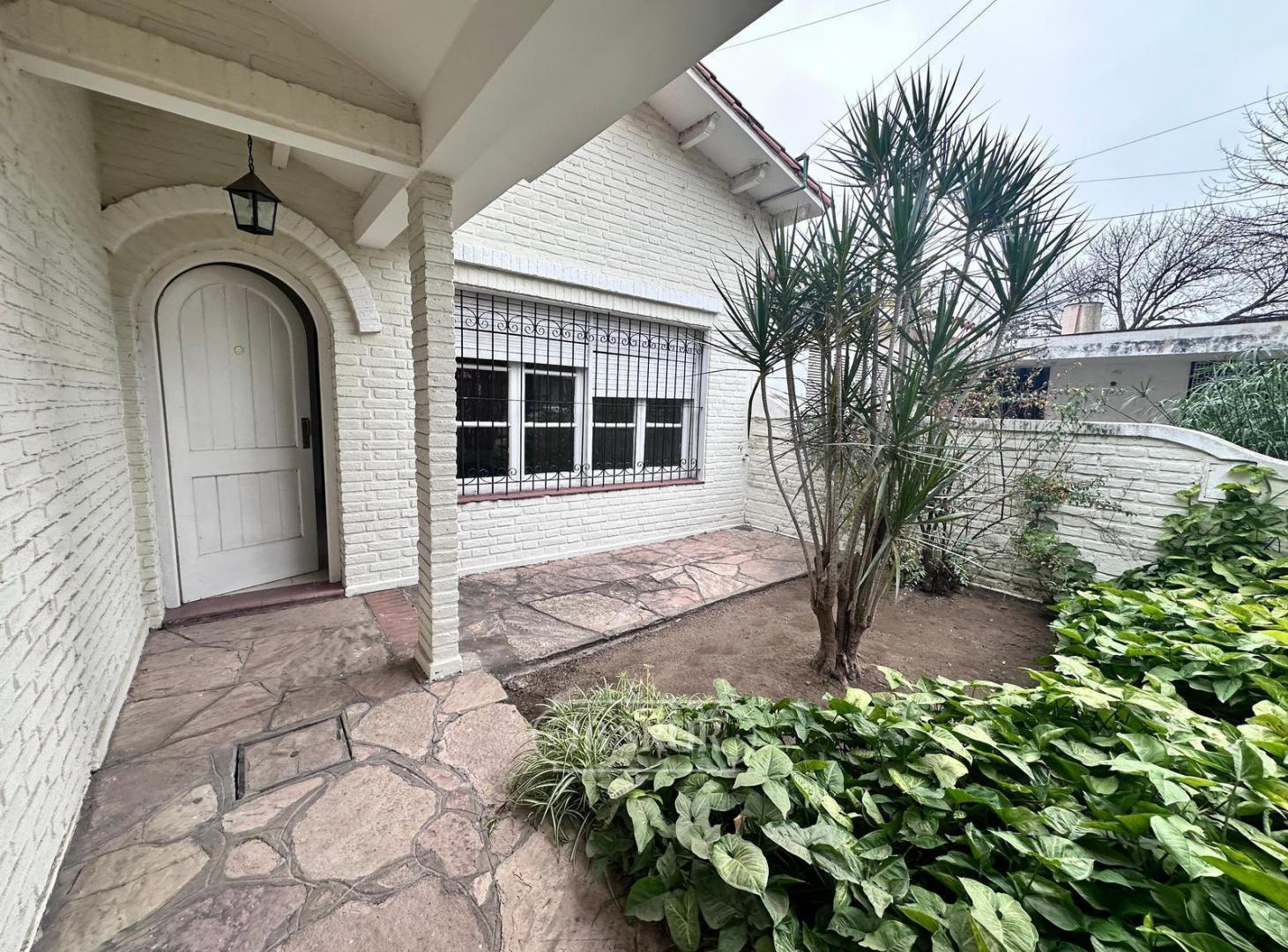 Foto de Venta casa 4 Dorm. B Alto Alberdi, imagen 5