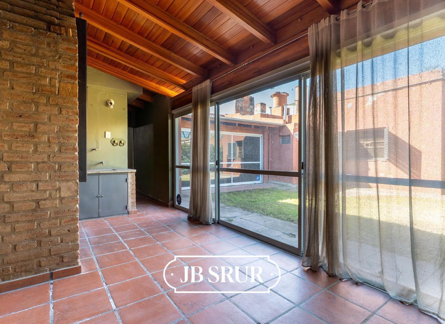 Foto de Casa en venta de 3 dormitorios en Barrio Jardin Apto Credito, imagen 2