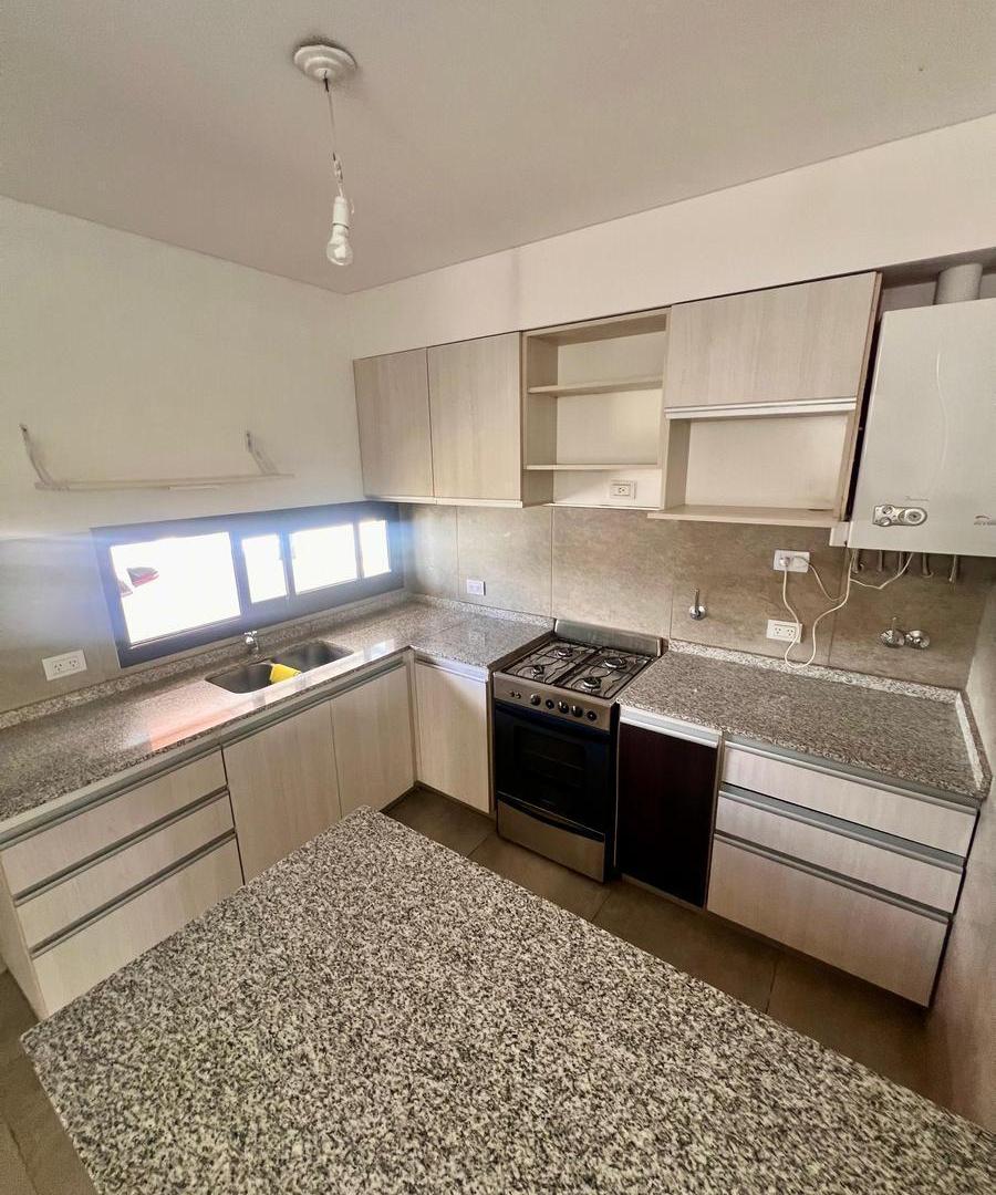 Foto de Duplex en venta en housing de Miradores, 3 dormitorios con jardín y, imagen 1