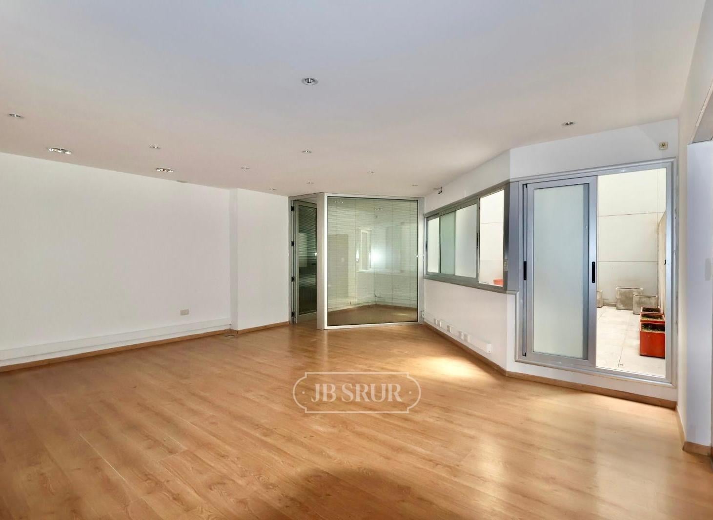 Foto de Oficina en venta con patio en barrio Centro, imagen 2