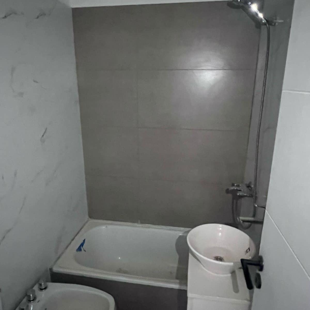 Foto de SEMIPISO 3 AMBIENTES CON COCHERA EN MUNRO- 2º PISO, imagen 5