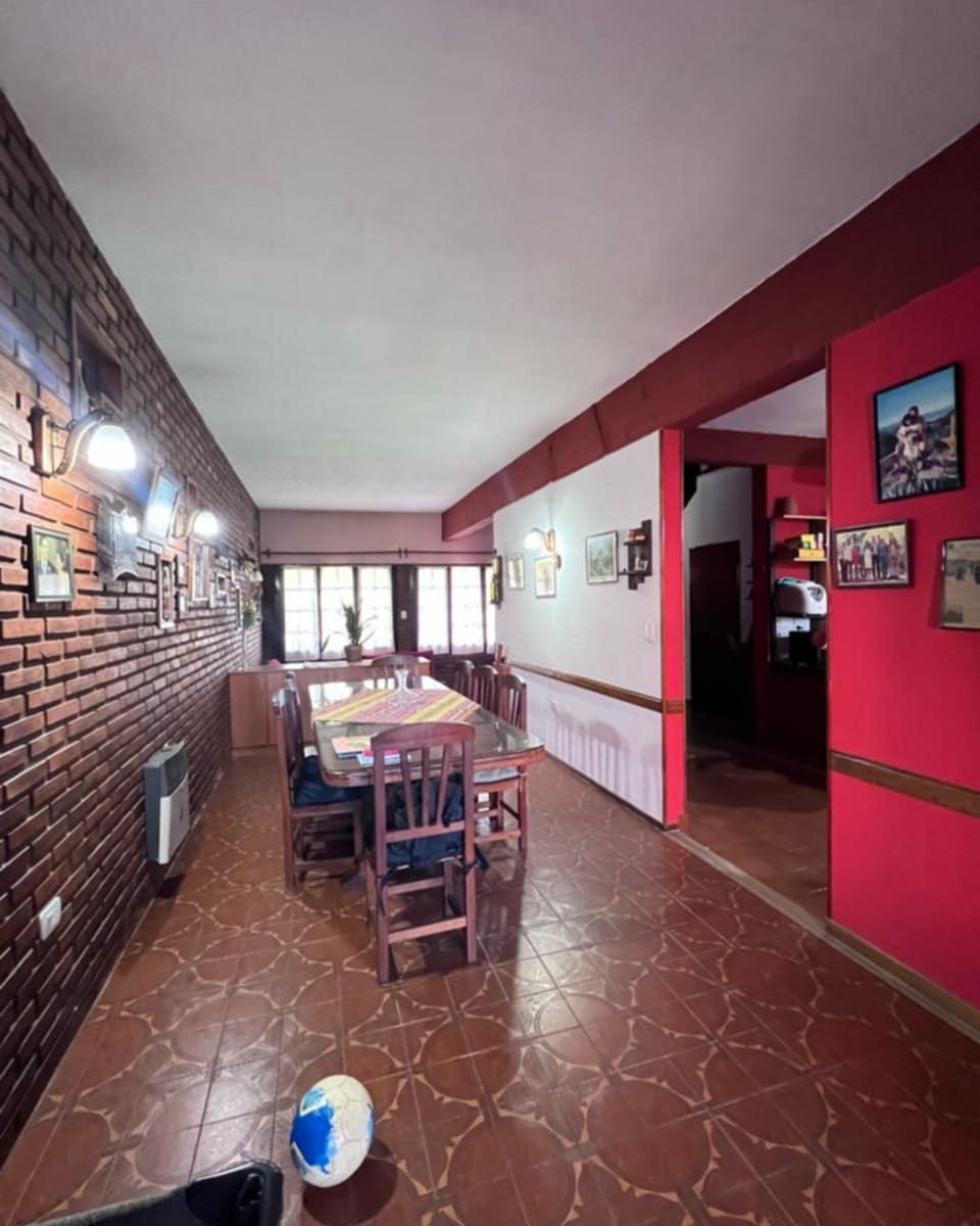 Casa 7 Ambientes en Carapachay 4