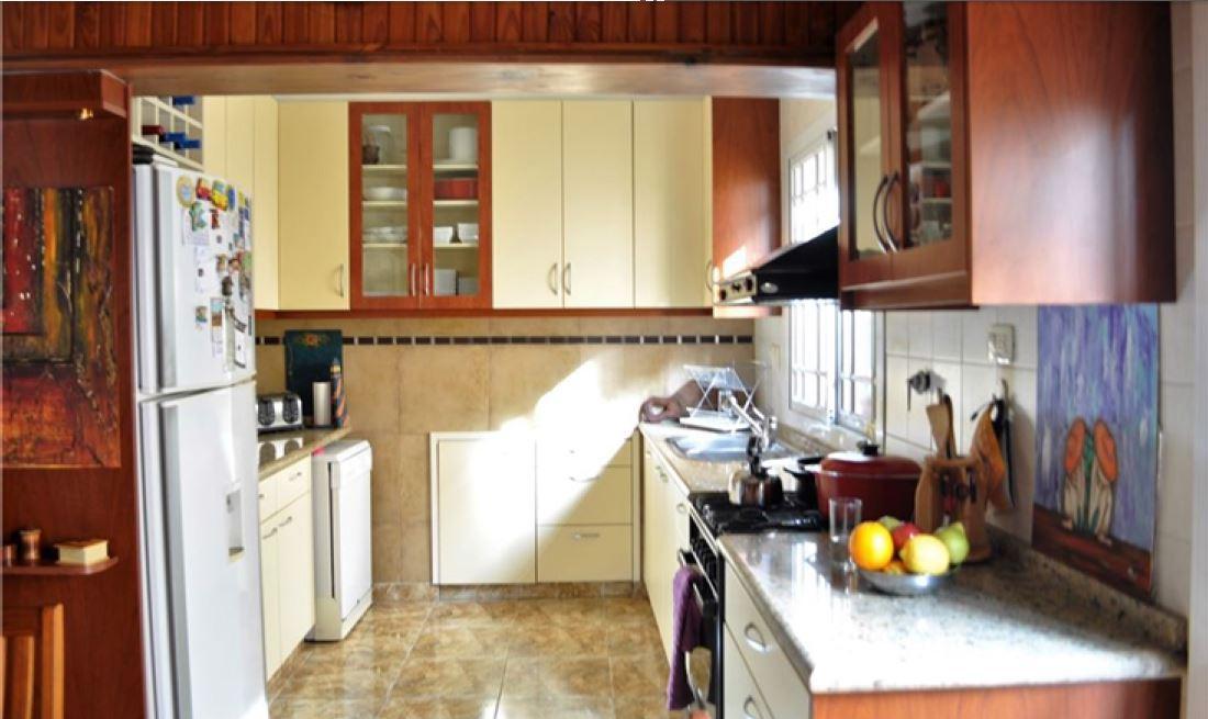 Chalet 6 Ambientes en Carapachay 1