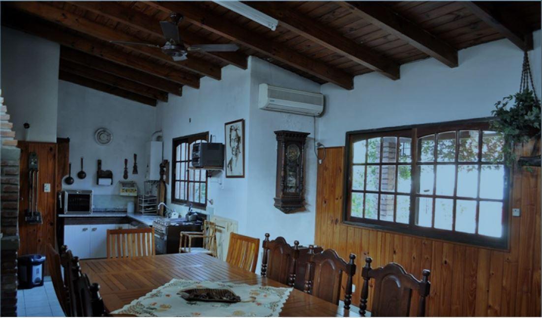 Chalet 6 Ambientes en Carapachay 4