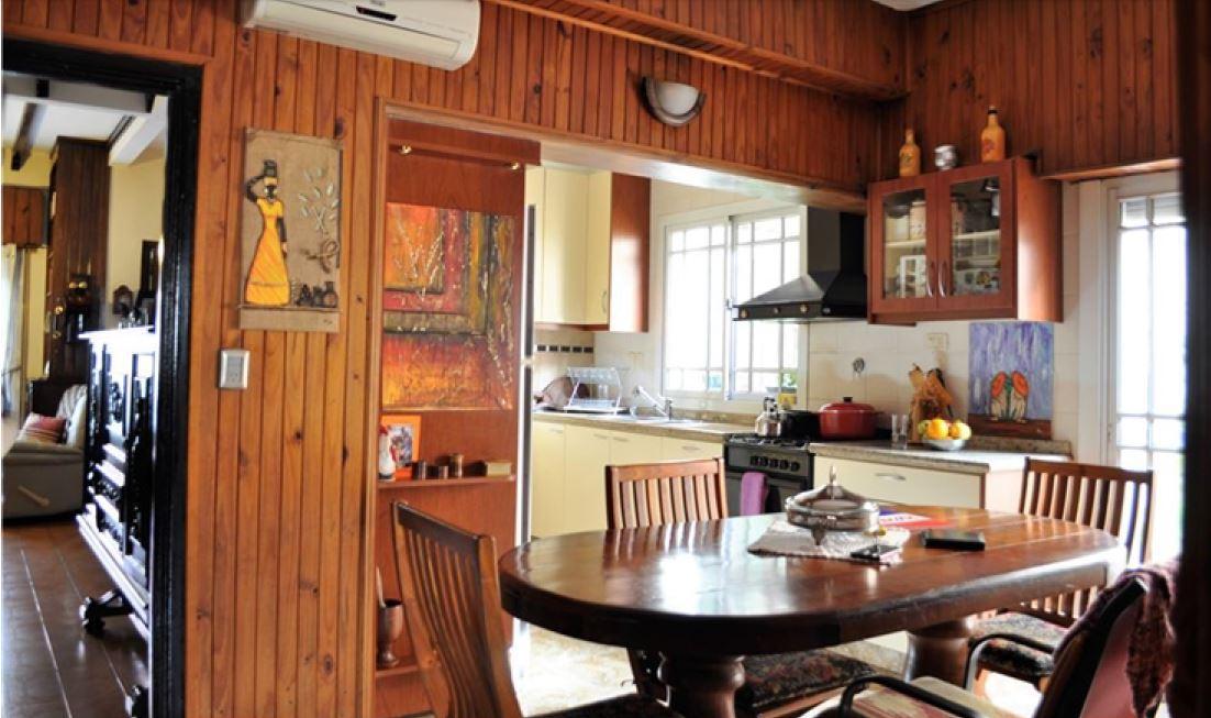 Chalet 6 Ambientes en Carapachay 2