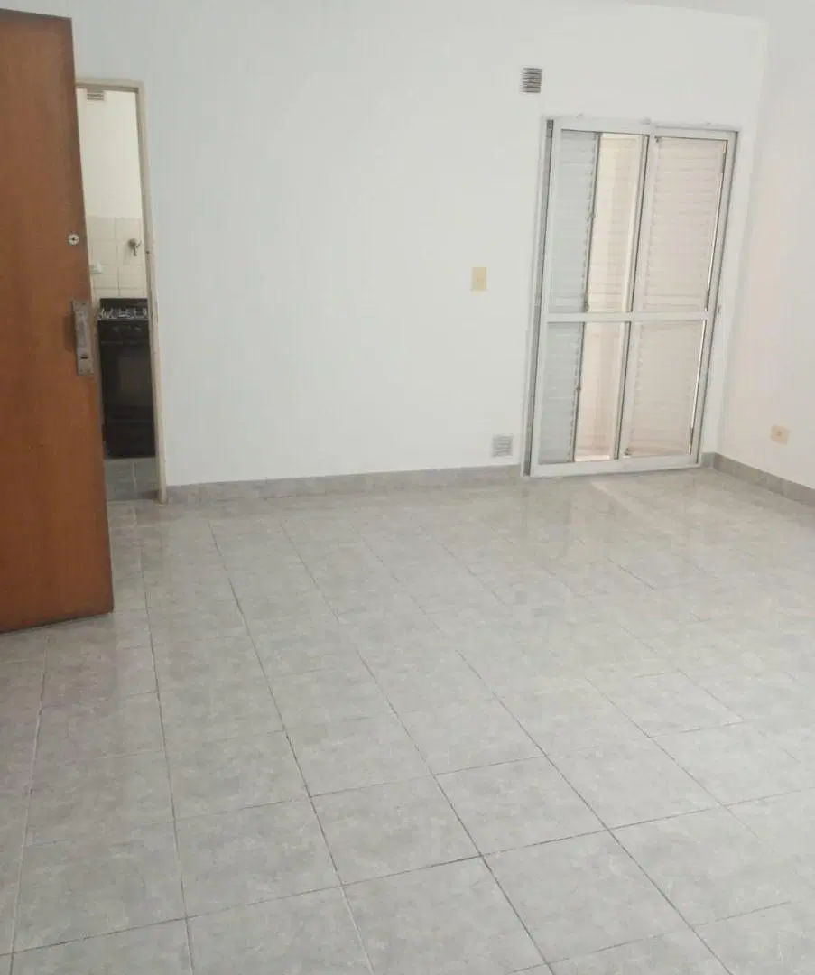 DEPARTAMENTO 3 AMBIENTES EN PLANTA BAJA- CARAPACHAY 5