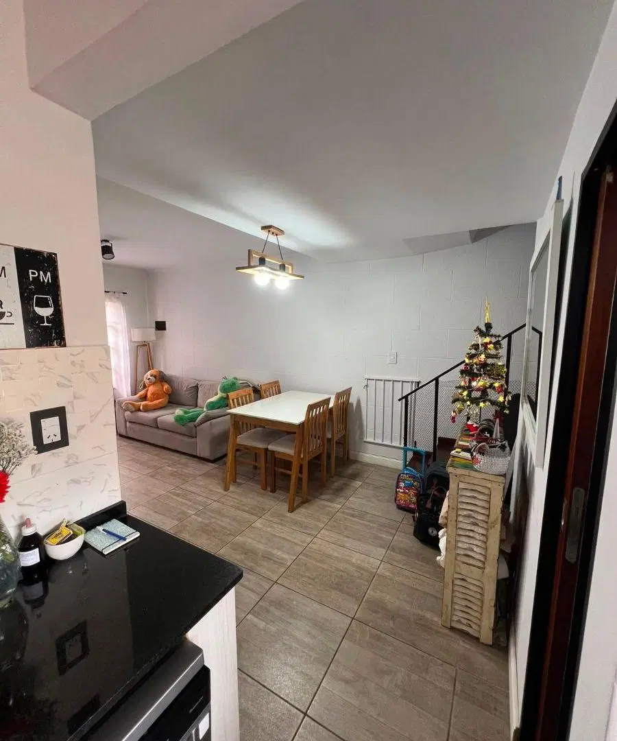 EXCELENTE DUPLEX 3 AMBIENTES EN CARAPACHAY 2
