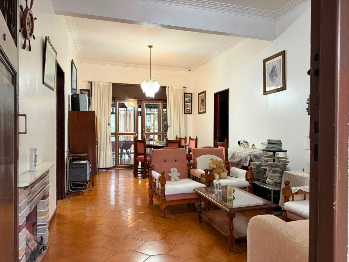 Foto de EXCELENTE CHALET 3 AMBIENTES CON COCHERA EN CARAPACHAY, imagen 5