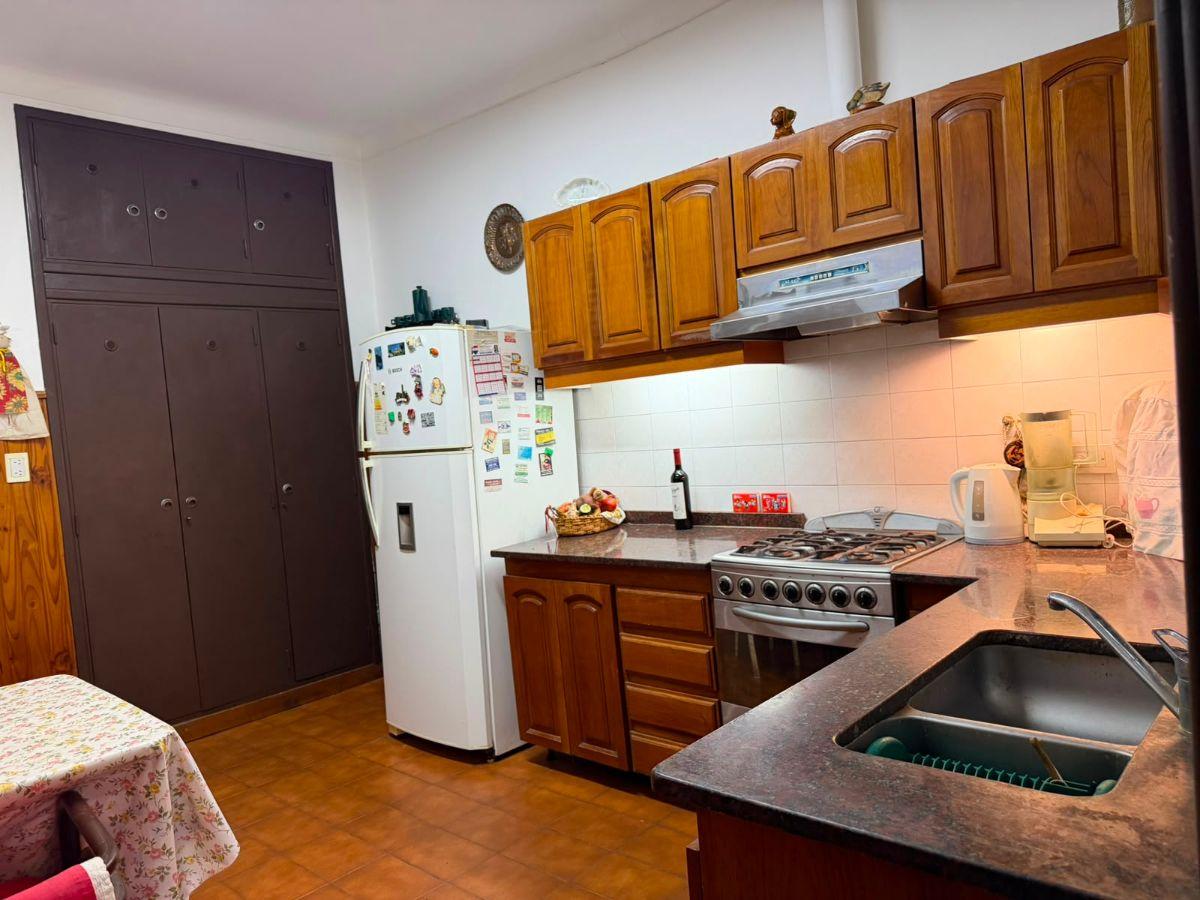 Foto de EXCELENTE CHALET 3 AMBIENTES CON COCHERA EN CARAPACHAY, imagen 4