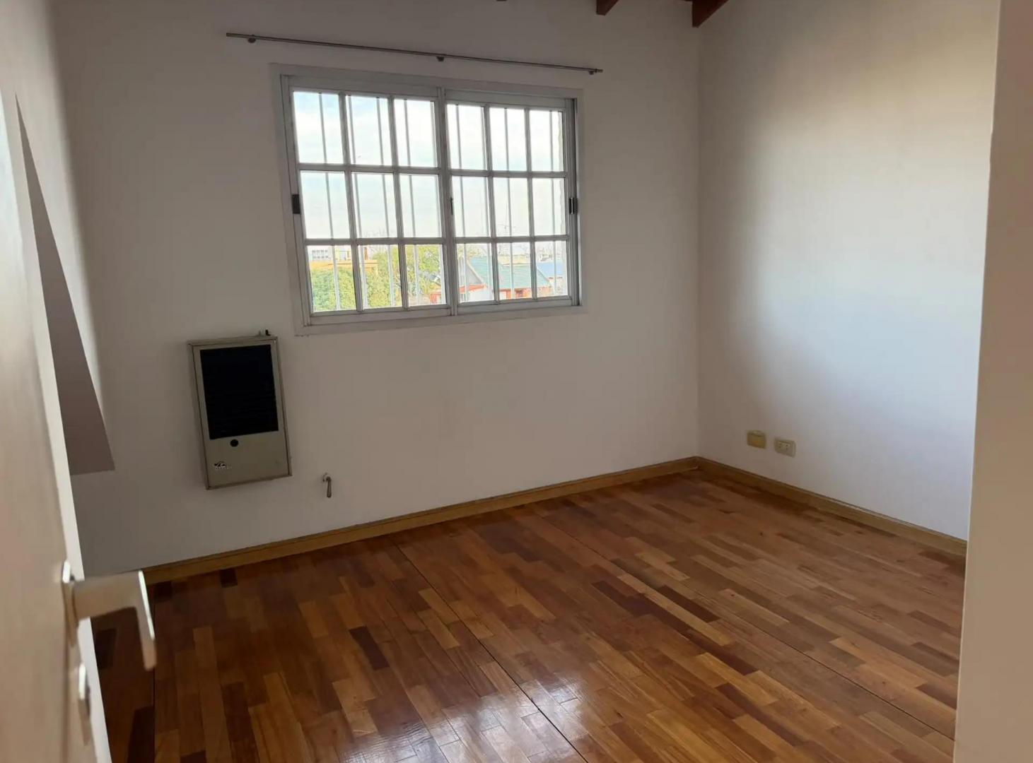 Foto de DUPLEX 3 AMBIENTES EN CARAPACHAY, imagen 3