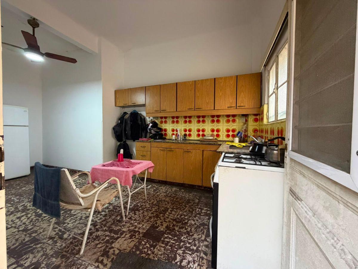 Foto de CASA EN LOTE PROPIO CON GALPON- MUNRO, imagen 4