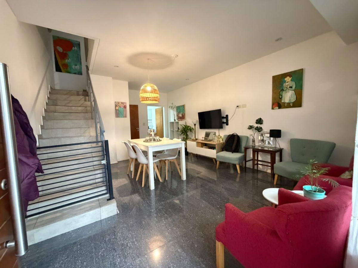 Foto de EXCELENTE DUPLEX 5 AMBIENTES EN CARAPACHAY, imagen 2