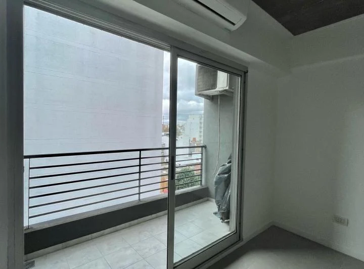 ALQUILER IMPECABLE MONOAMBIENTE CON PARRILLA Y BALCON 4
