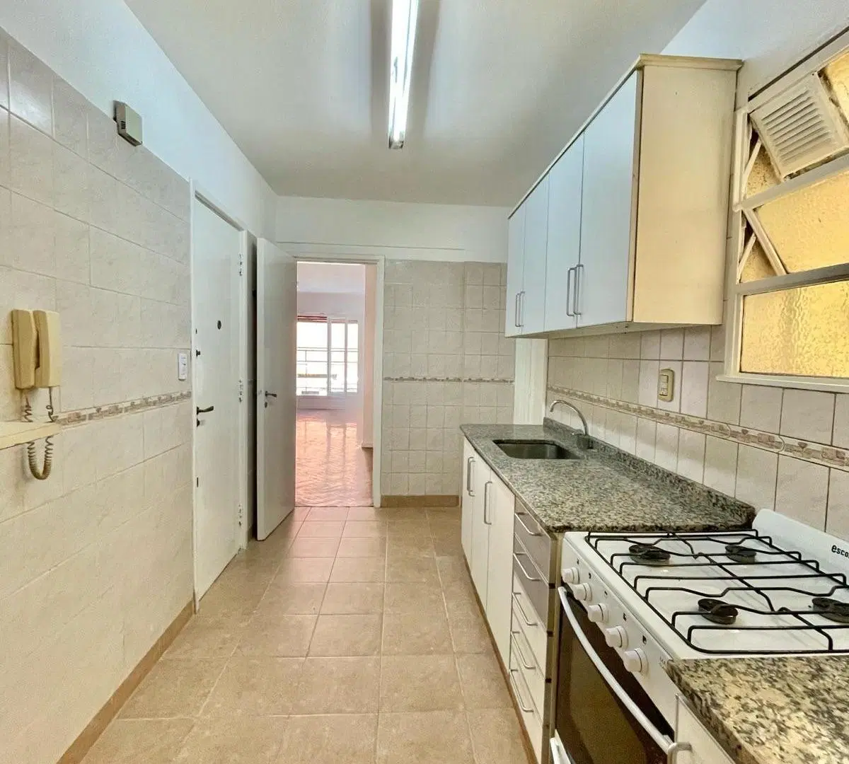 VENTA IMPECABLE SEMIPISO 4 AMBIENTES EN BELGRANO C/FTE 1