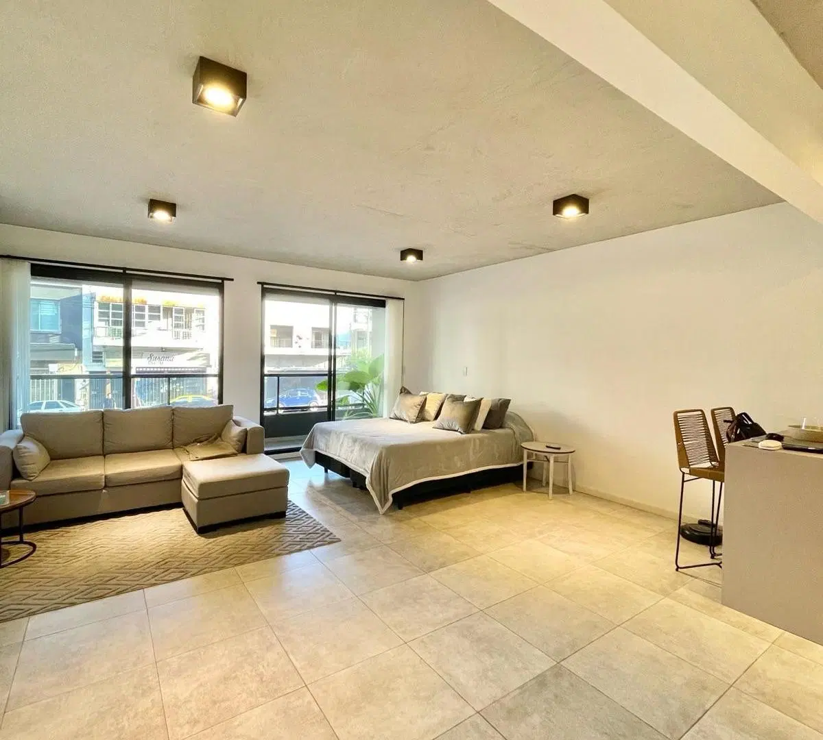 VENTA HERMOSO MONOAMBIENTE 45M2 AL FRENTE EN FLORESTA 2