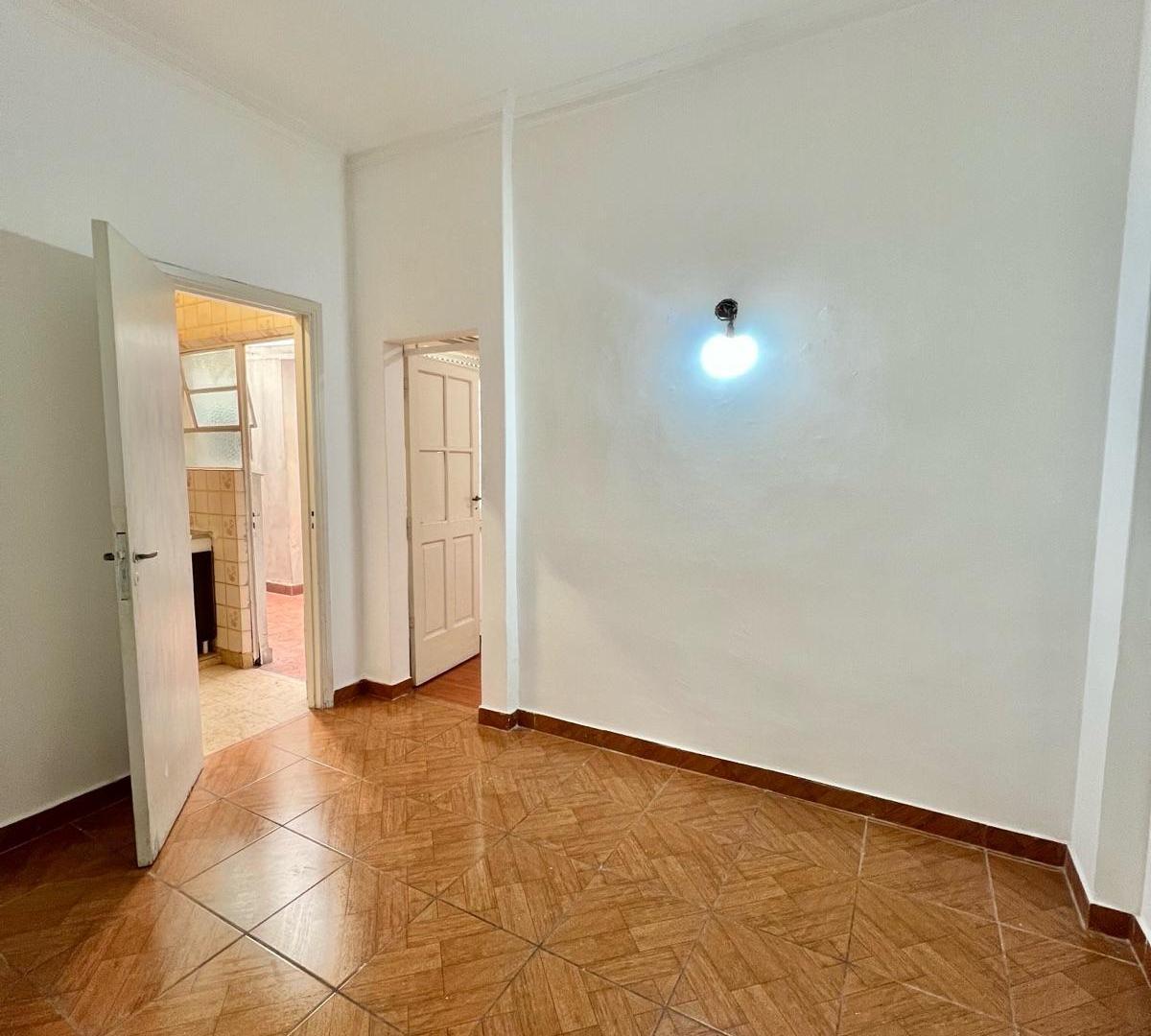 Foto de OPORTUNIDAD VENTA IDEAL INVERSOR 2AMB PTA BAJA CON PATIO MUY LUMINOSO, imagen 4
