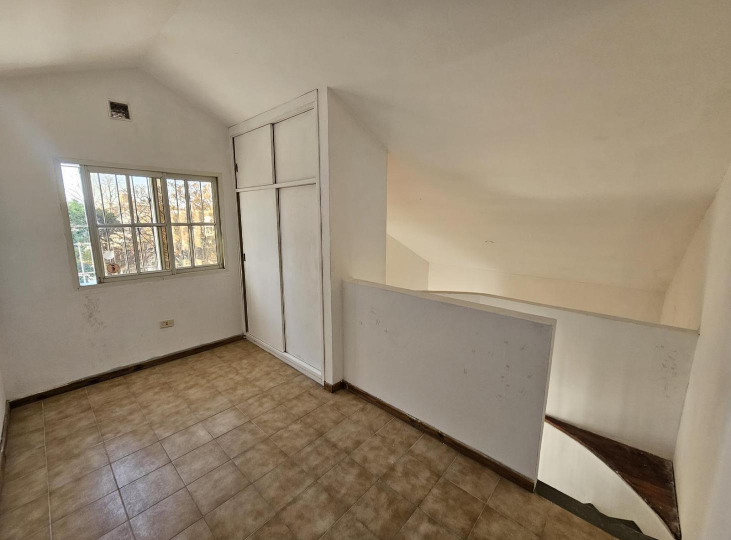 Foto de Casa en Venta de 3 Dormitorios con Cochera y Terraza, imagen 2