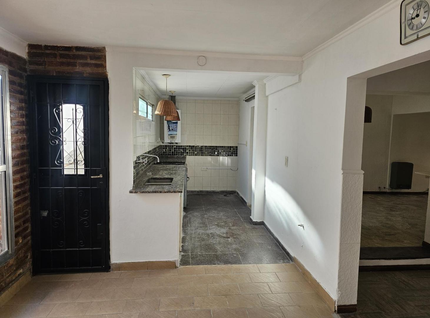 Foto de Casa en Venta de 3 Dormitorios con Cochera y Terraza, imagen 5