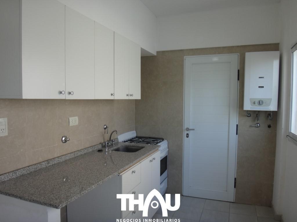 Foto de Departamento contra frente de 1 dormitorio., imagen 2