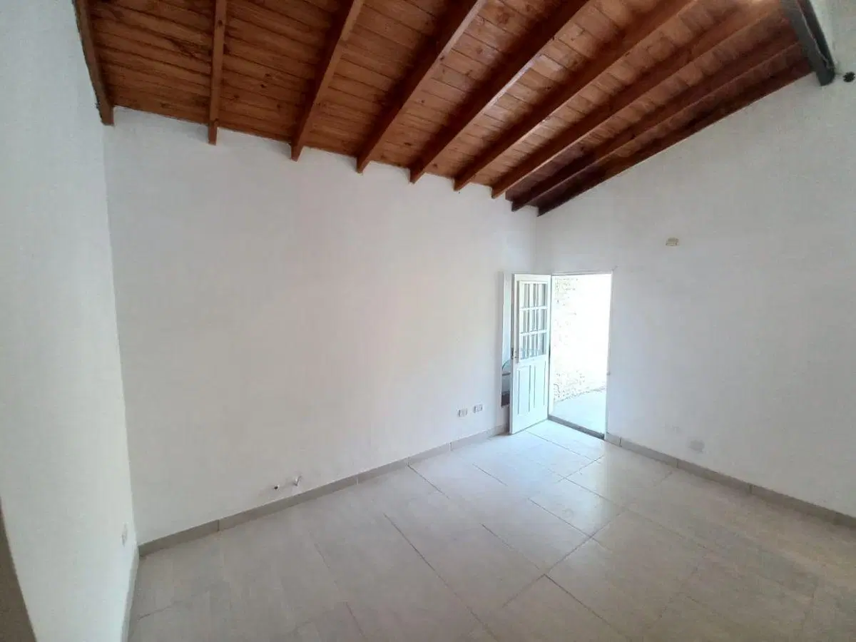 Casa en Venta con 2 PH Ó Departmentos Tipo Casa independientes en Avellaneda 4