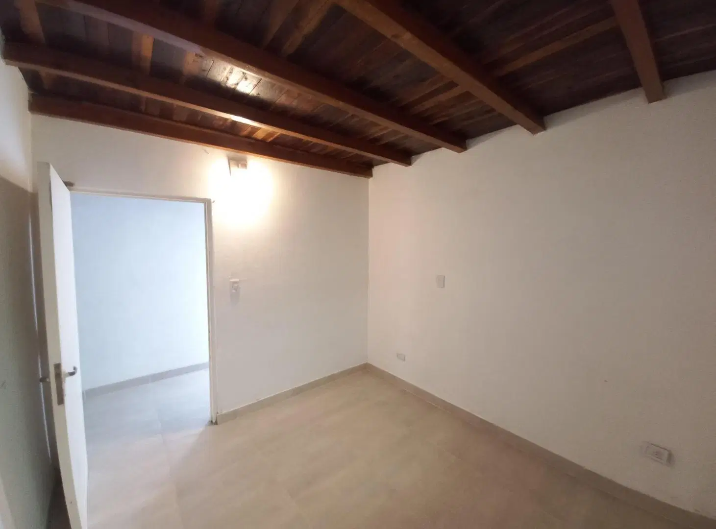 Casa en Venta con 2 PH Ó Departmentos Tipo Casa independientes en Avellaneda 5