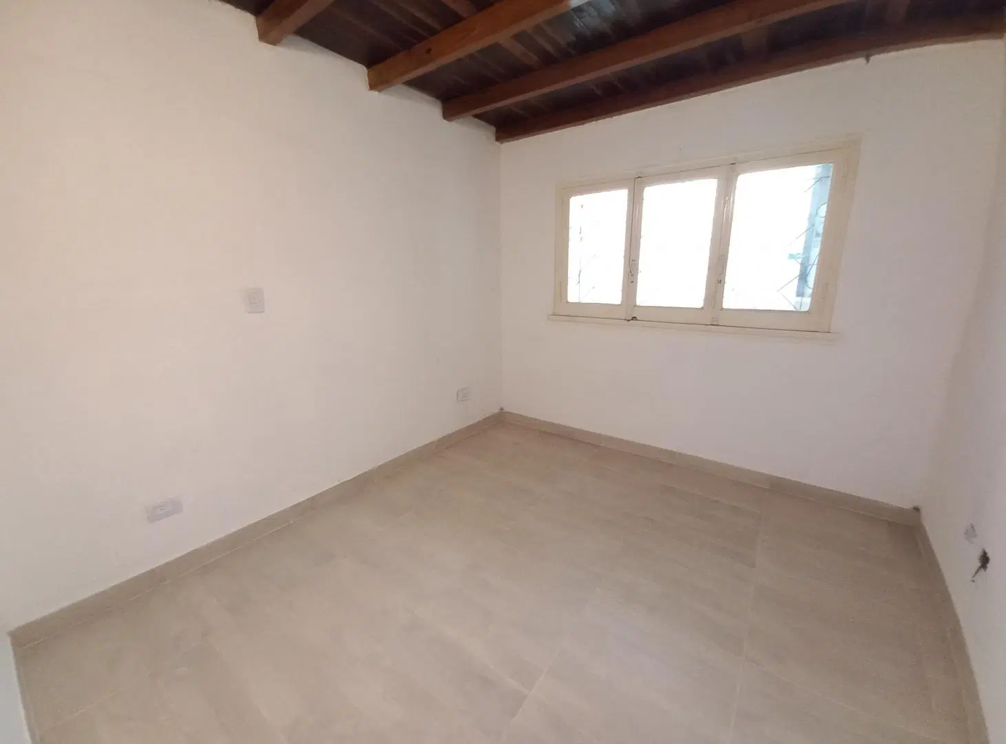 Casa en Venta con 2 PH Ó Departmentos Tipo Casa independientes en Avellaneda 3