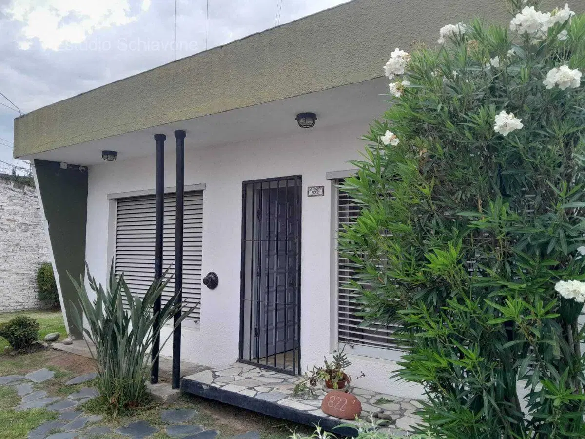 Casa en alquiler en Bernal 4