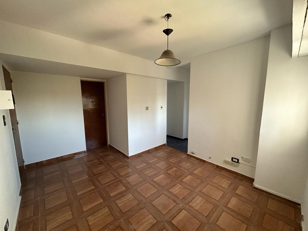 9 de julio 2100, un dormitorio en alquiler.-