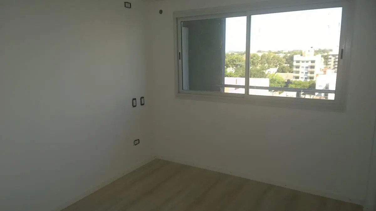 Ituzaingo 92, esquina Necochea, departamento de 1 dormitorio.- 2