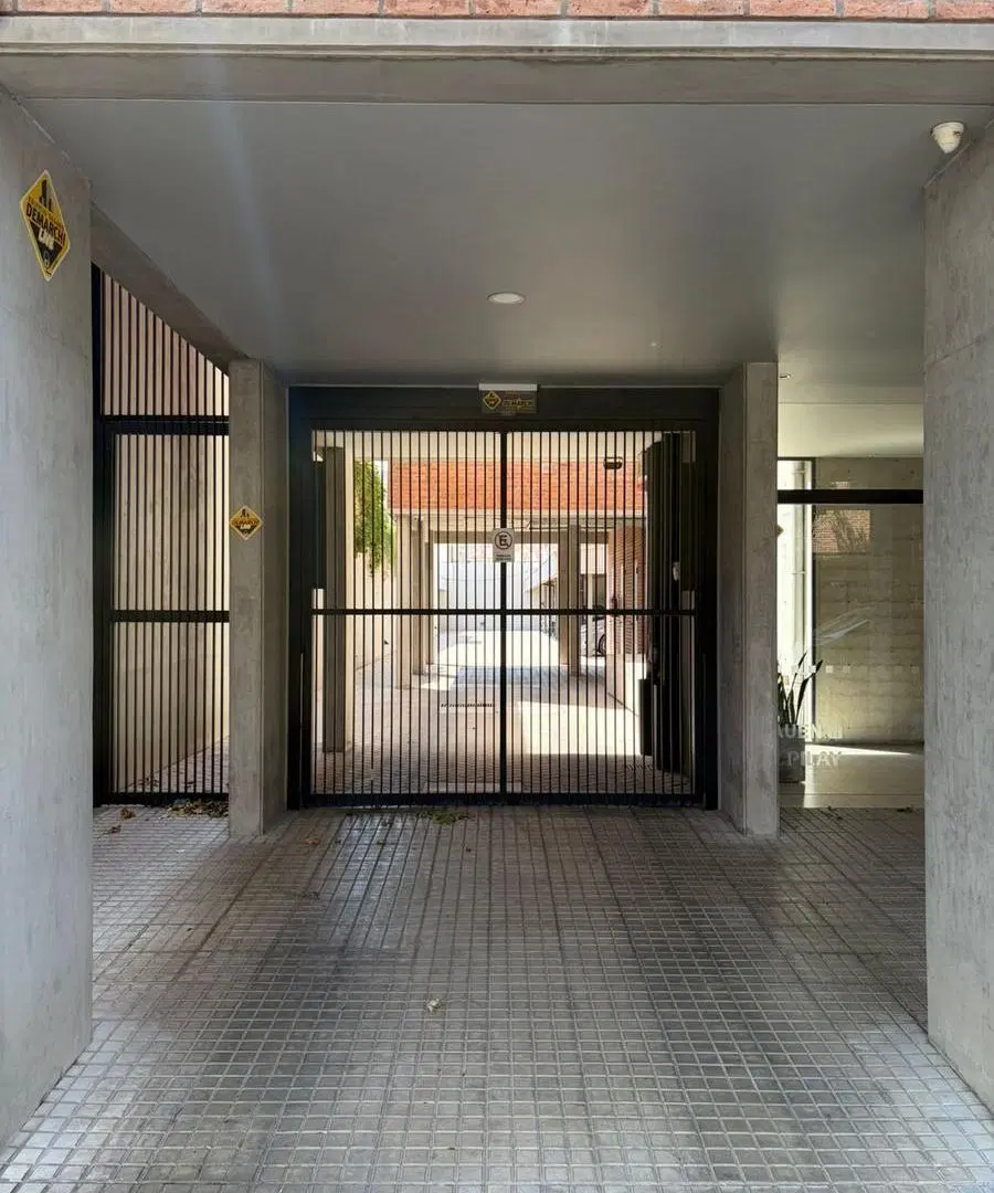 Cochera a la VENTA- Buenos Aires 2300.- 2