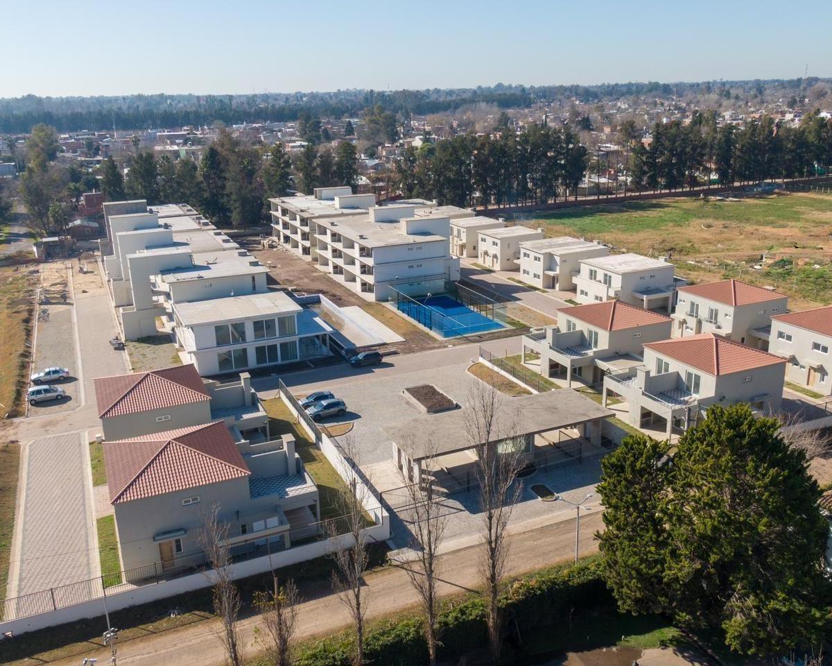 Casa Dúplex en Venta en Chic Village, La Lonja, Pilar