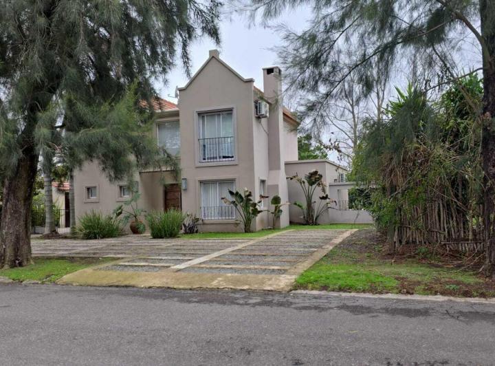 Casa  en Alquiler en El Molino, Pilar, G.B.A. Zona Norte 1