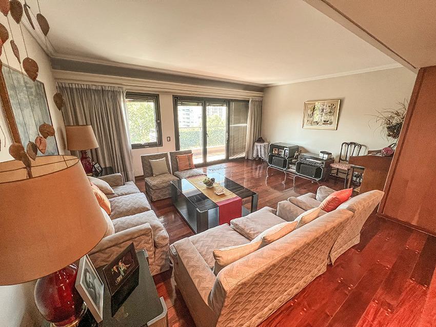 Piso de Categoría en Venta 3