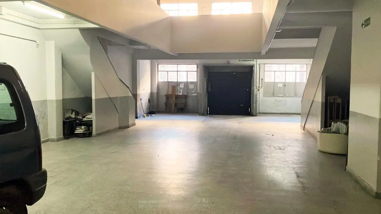 Galpón con oficinas, Barracas 2