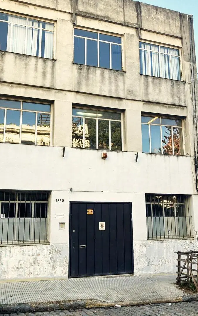 Galpón con oficinas, Barracas 5