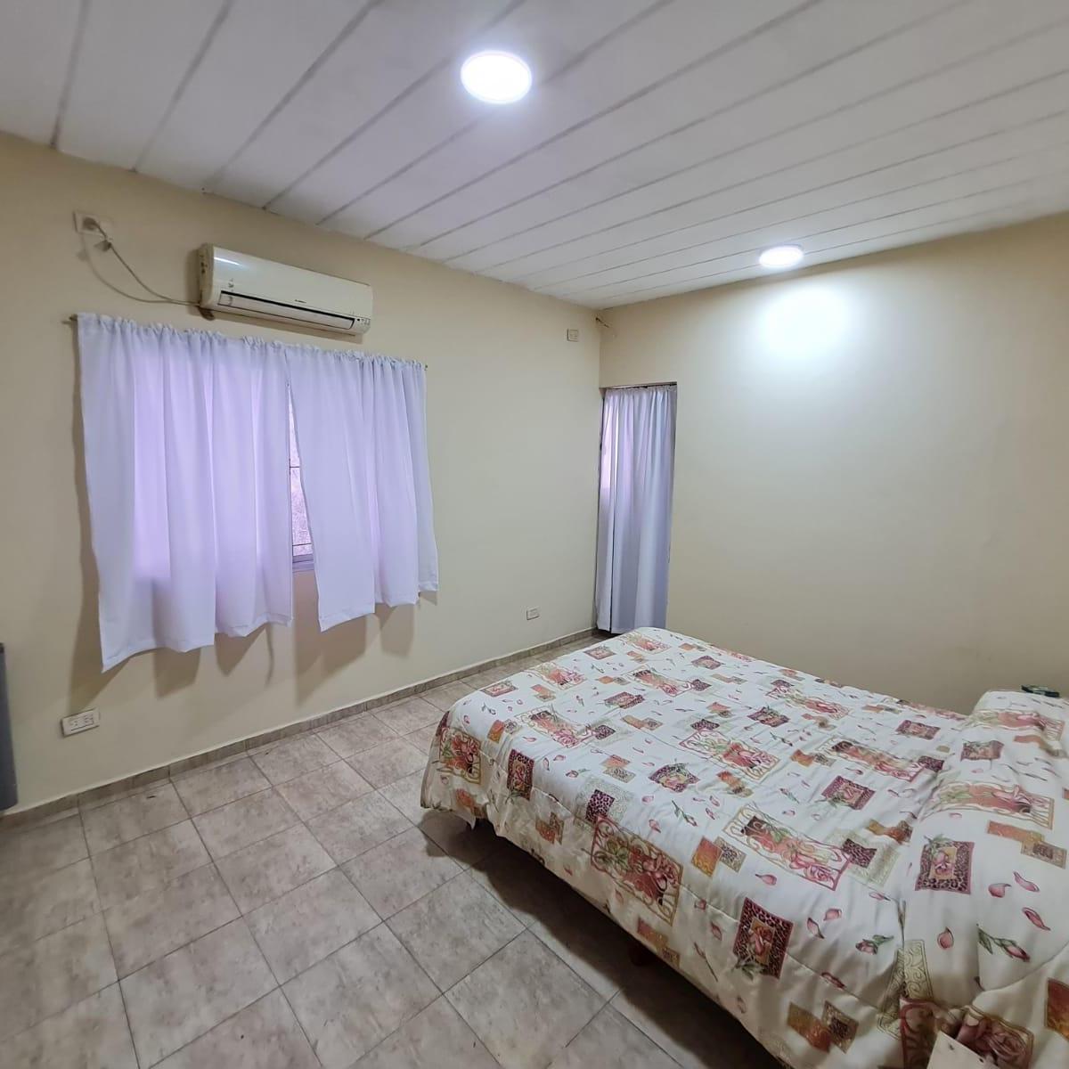 Floresta, Tipo Casa Fte, 5 Amb. Entrada Directa, 2 Plantas con Local o Cochera 5