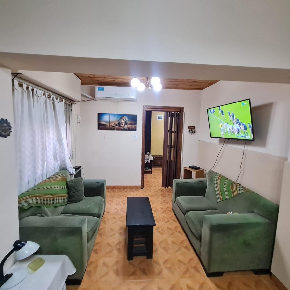 Floresta, Moron N° 4715, P. B. "3"; Amplio Tipo Casa 5 Amb. con Patio y Terraza 2