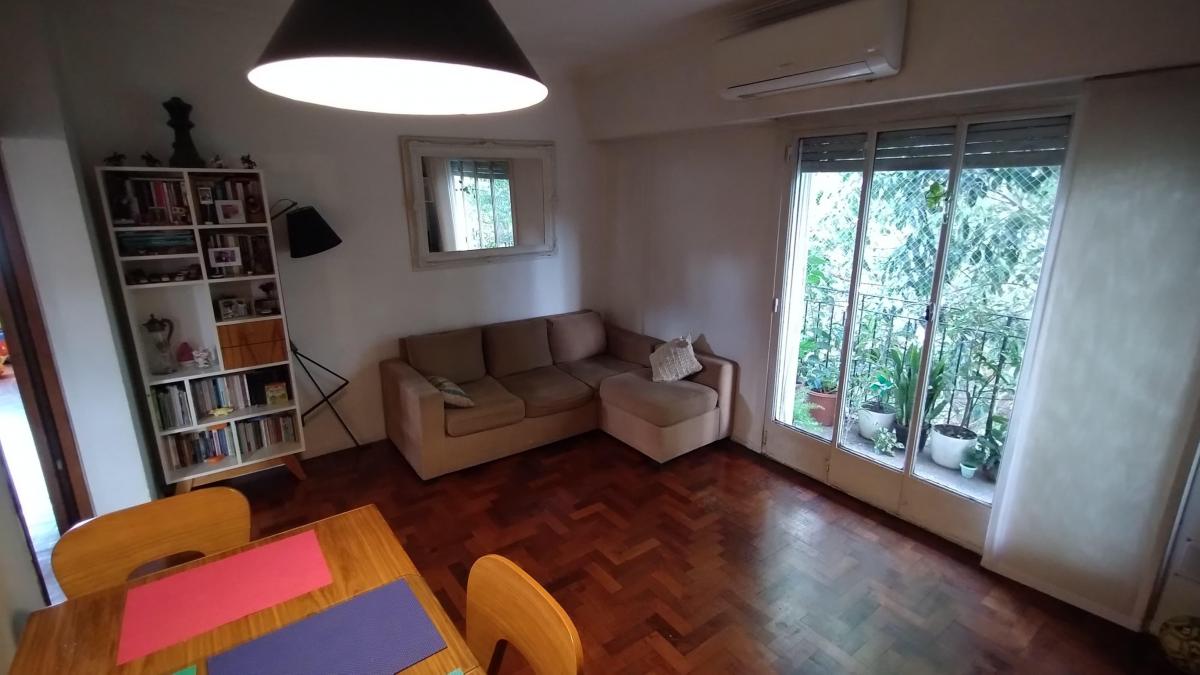 Departamento 3 Ambientes Frente con Balcon Muy Luminoso y en Excelente Estado 4