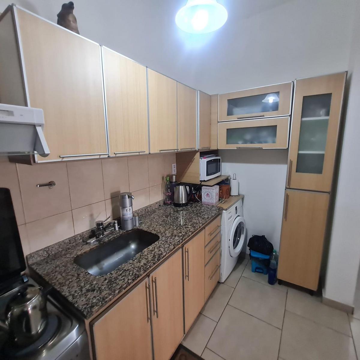 TIPO CASA 2 AMBIENTES PB CON PATIO EXCELENTE ESTADO