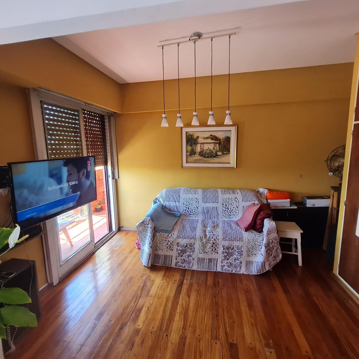 Departamento 4 Ambientes con Dependencia y Balcon 3