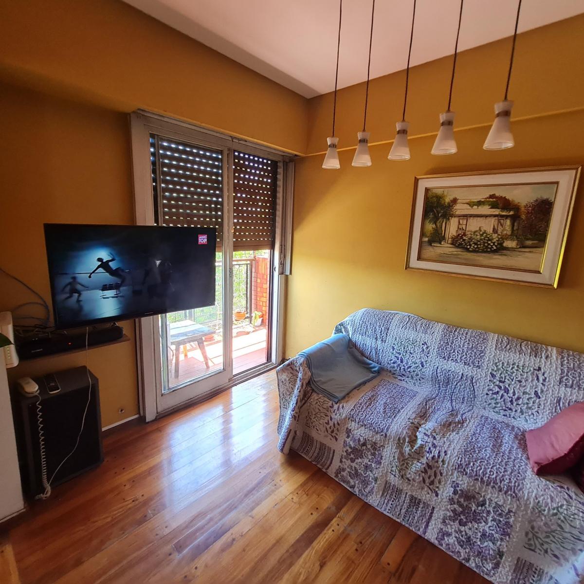 Departamento 4 Ambientes con Dependencia y Balcon 2