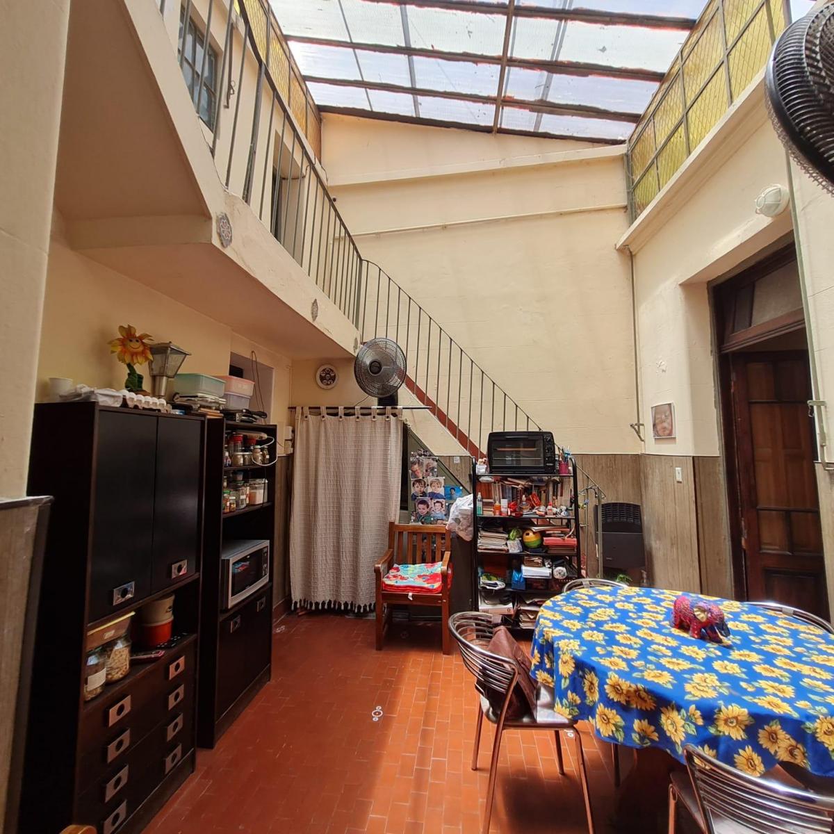 Casa 4 Ambientes en Esquina con Patio y Terraza, Lote Propio 3
