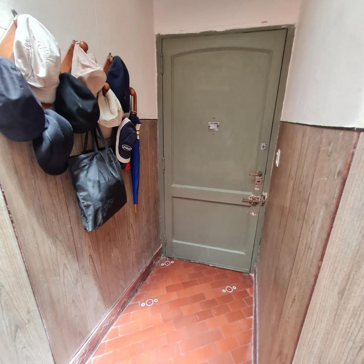 Casa 4 Ambientes en Esquina con Patio y Terraza, Lote Propio 1