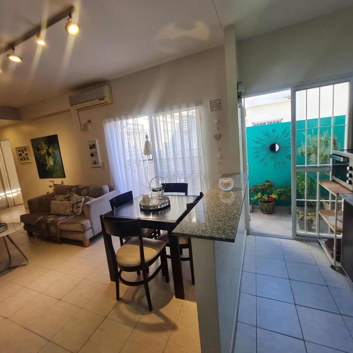 Tipo Casa 2 Ambientes con Balcon 4